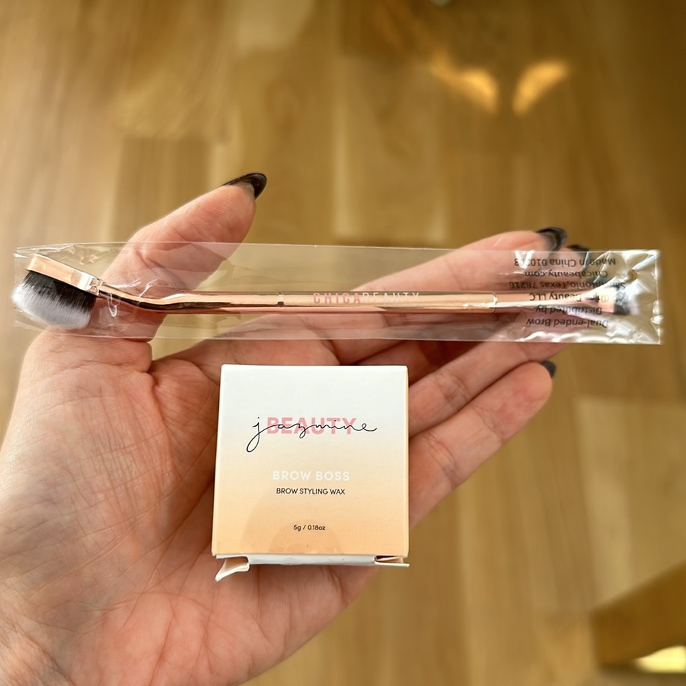 Jazmine Beauty brow boss styling wax and Chica Beauty dual ended brow br…